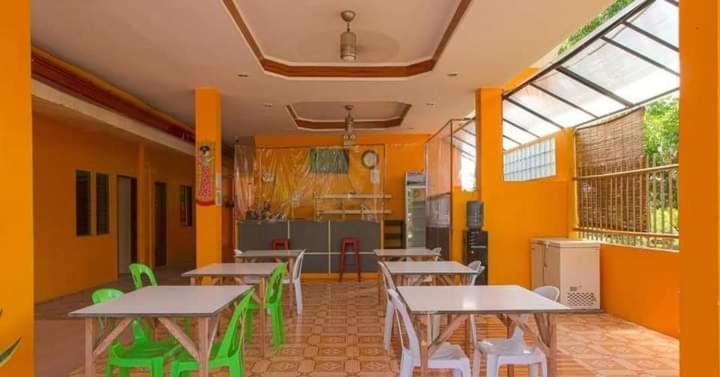 Hotel Jessa'S 5 Guests House Moalboal Esterno foto