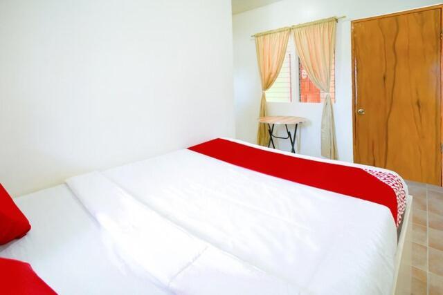 Hotel Jessa'S 5 Guests House Moalboal Esterno foto